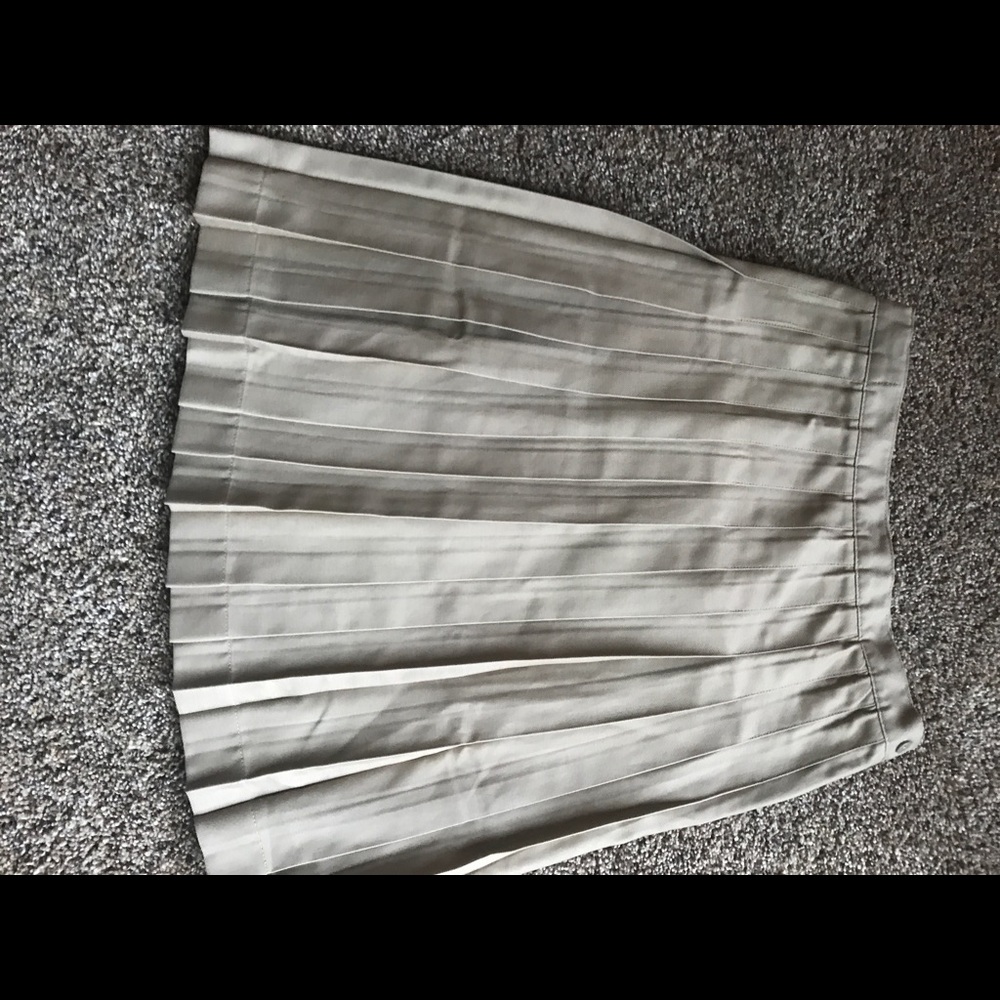 Pleated khaki skirt girls sz 12 nwot